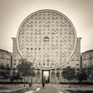 Parijs, Noisy le Grand, Les Arènes de Picasso, architect: Manuel Nunez Yanowsky